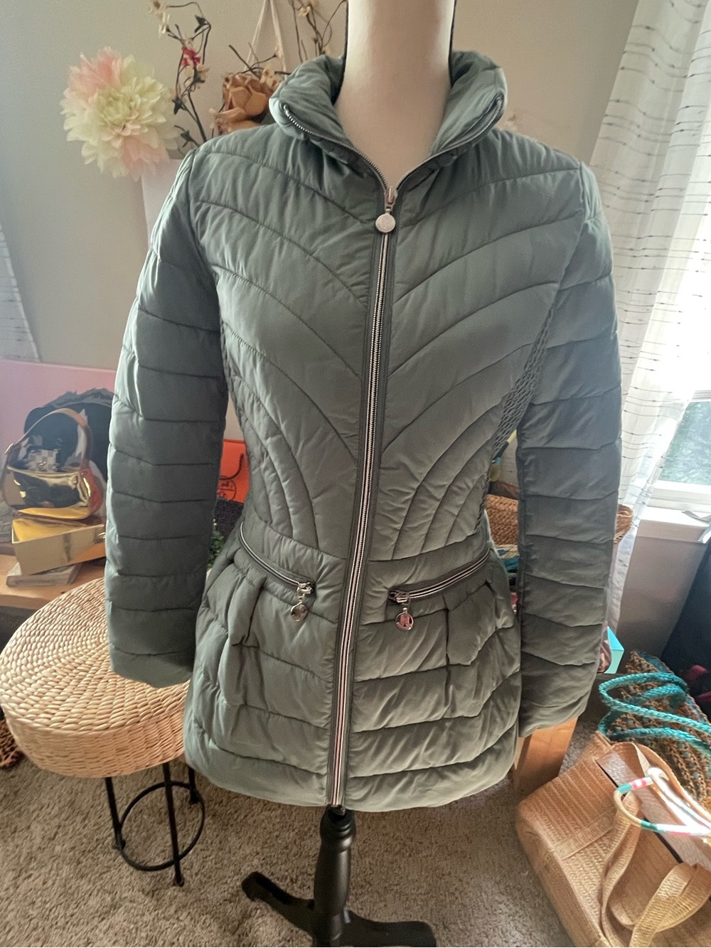 Bernardo Primaloft Packable Puffer 650 Fill Coat in SZ S in like new condition